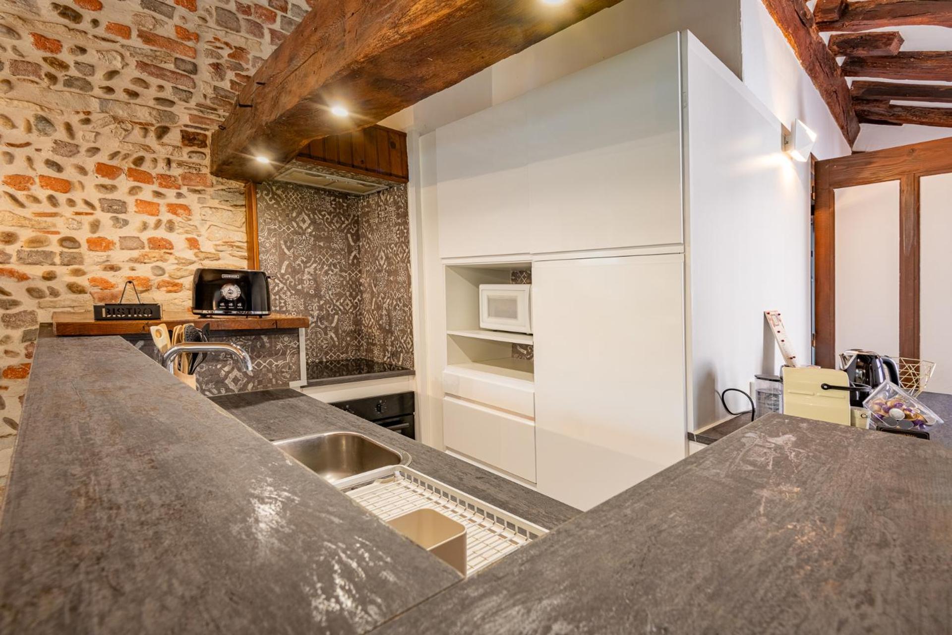 Plongez Dans L'histoire Du Centre-ville - Le Refuge Medieval - 3 Etoiles Appartement *